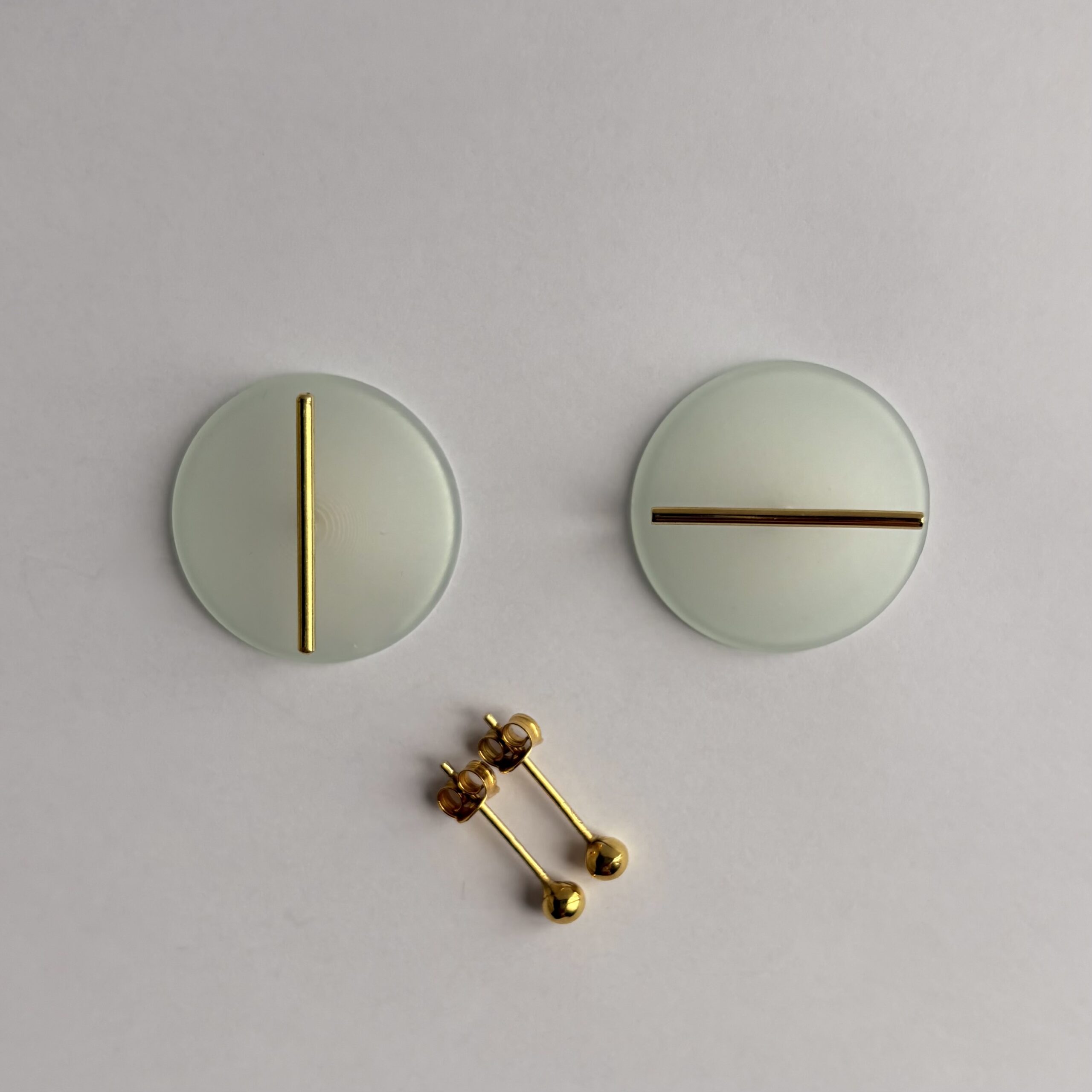 SET DOT. Bio-based resin. Ice blue. Gold